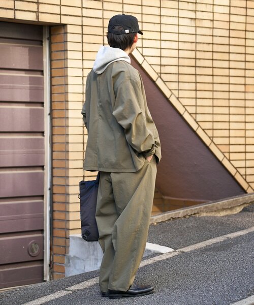 CIAOPANIC TYPY（チャオパニックティピー）の「【molmol】撥水/洗濯可/男女兼用/ドライバーズワイドジャケット/ミノテックリップ（テーラードジャケット・レディース・チャコールグレー/オリーブ・MEDIUM/LARGE）」の19枚目の写真