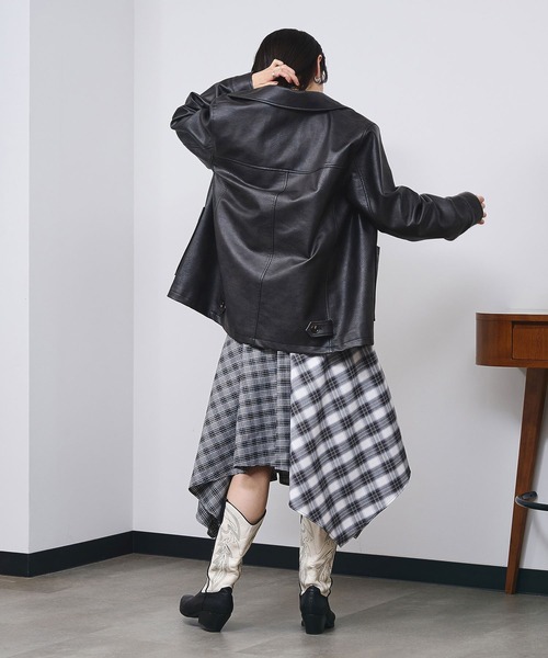 ROSE BUD(ローズバッド)の「FAUX LEATHER JACKET(ブルゾン・レディース・ブラック/ブラウン・ONE SIZE)」の11枚目の写真
