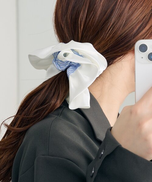 mystic（ミスティック）の「サテンストライプシュシュ（シュシュ・レディース・ブルー・ONE SIZE）」の7枚目の写真