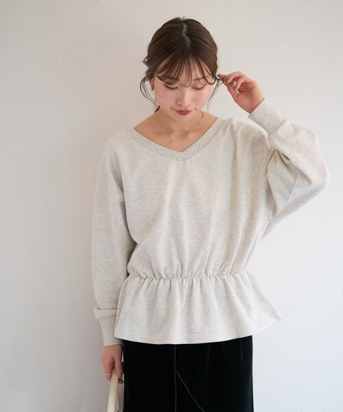 Kastane(カスタネ)の「【一部店舗限定】B Vネックペプラムスウェット(スウェット・レディース・ネイビー/グレー/アイボリー・FREE)」の16枚目の写真