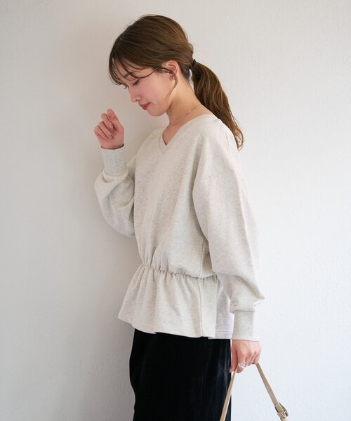 Kastane(カスタネ)の「【一部店舗限定】B Vネックペプラムスウェット(スウェット・レディース・ネイビー/グレー/アイボリー・FREE)」の20枚目の写真