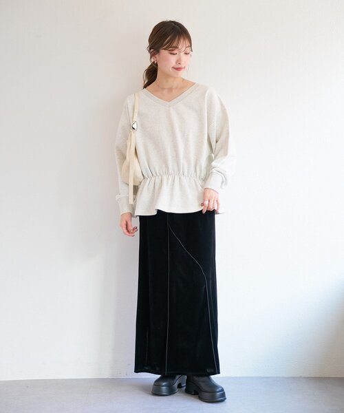 Kastane(カスタネ)の「【一部店舗限定】B Vネックペプラムスウェット(スウェット・レディース・ネイビー/グレー/アイボリー・FREE)」の21枚目の写真