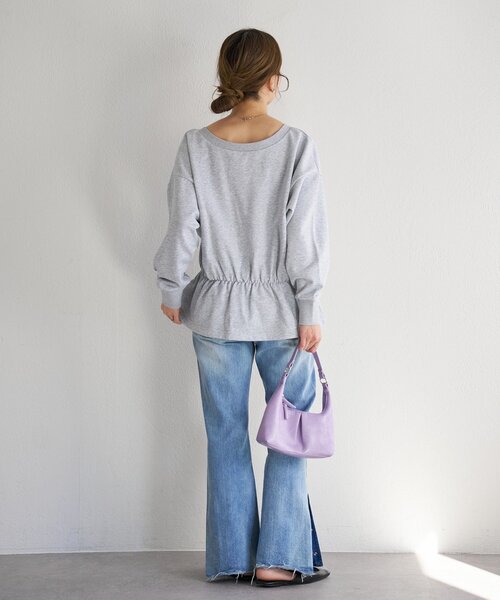 Kastane(カスタネ)の「【一部店舗限定】B Vネックペプラムスウェット(スウェット・レディース・ネイビー/グレー/アイボリー・FREE)」の8枚目の写真