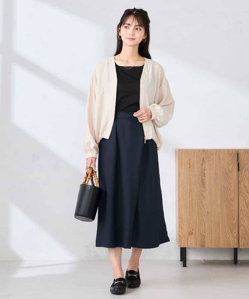 a.v.v(アーヴェヴェ)の「アシメクロップドパンツ(その他パンツ・レディース・ホワイト/ネイビー・38/36/40)」の5枚目の写真