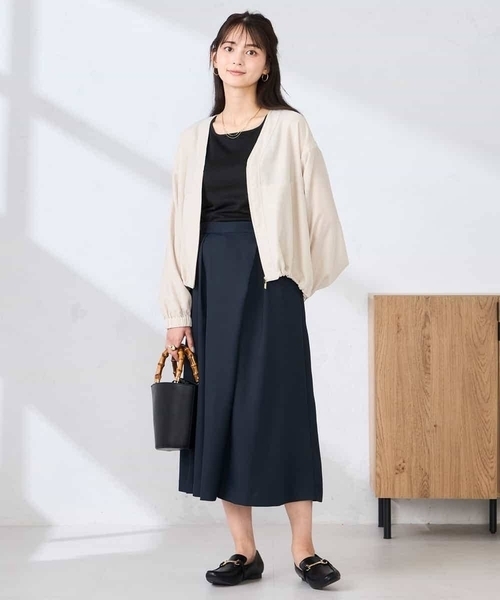 a.v.v(アーヴェヴェ)の「アシメクロップドパンツ(その他パンツ・レディース・ホワイト/ネイビー・38/36/40)」の6枚目の写真
