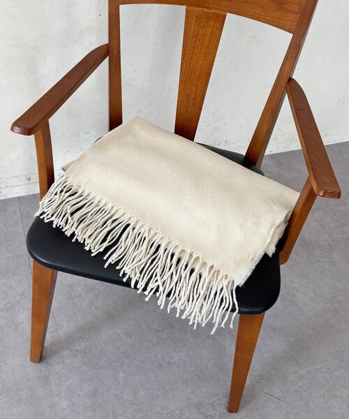 un dix cors（アンディコール）の「フリンジストール（マフラー・レディース・チャコールグレー/アイボリー/ブラック/ボルドー・FREE）」の6枚目の写真