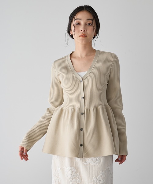 YECCA VECCA（イェッカヴェッカ）の「ペプラムカーディガン（カーディガン/ボレロ・レディース・ベージュ/ネイビー/ブルー・FREE）」の2枚目の写真