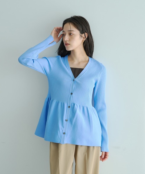 YECCA VECCA（イェッカヴェッカ）の「ペプラムカーディガン（カーディガン/ボレロ・レディース・ベージュ/ネイビー/ブルー・FREE）」の3枚目の写真