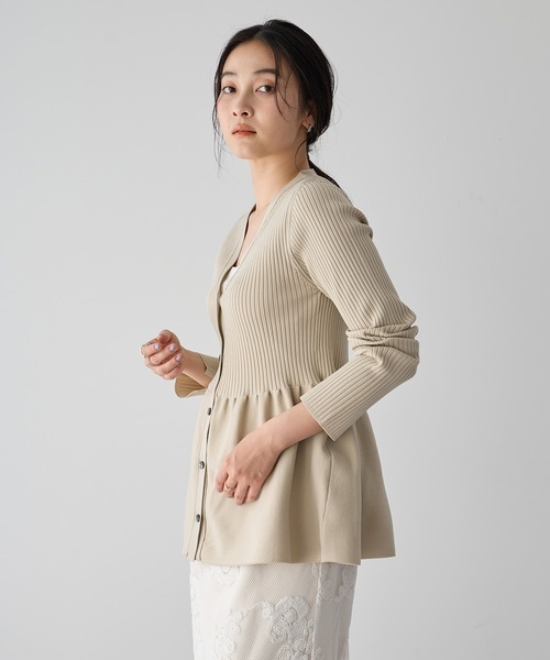 YECCA VECCA（イェッカヴェッカ）の「ペプラムカーディガン（カーディガン/ボレロ・レディース・ベージュ/ネイビー/ブルー・FREE）」の14枚目の写真