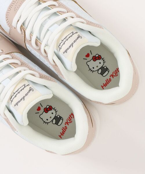 sanrio(サンリオ)の「sanrio/サンリオ モノグラム風 型押しスニーカー 「ハローキティ、シナモロール、クロミ」(スニーカー・レディース・ホワイト/ブラック/ベージュ・23.0cm/22.5cm/24.5cm/24.0cm/23.5cm)」の8枚目の写真