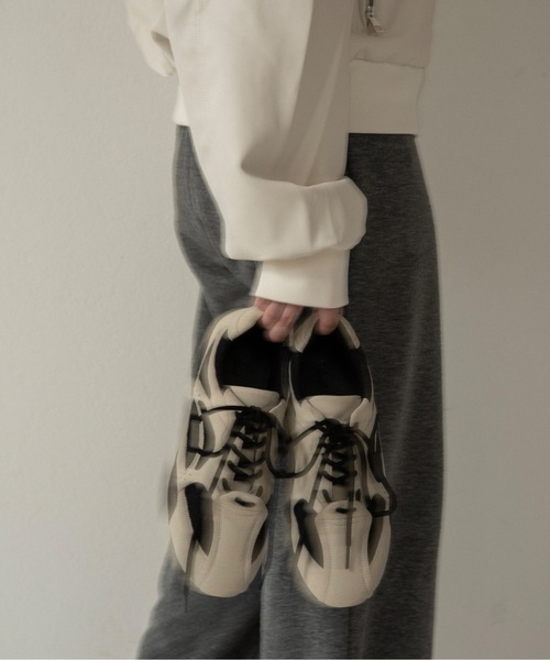 lawgy（ラウジー）の「mesh different material flat sneaker / メッシュディファレントマテリアルフラットスニーカー（スニーカー・レディース・ベージュ/ブラック・SMALL/MEDIUM/LARGE）」の5枚目の写真