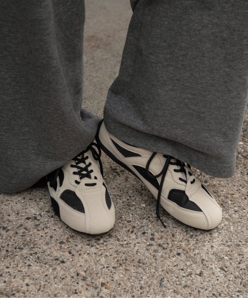 lawgy（ラウジー）の「mesh different material flat sneaker / メッシュディファレントマテリアルフラットスニーカー（スニーカー・レディース・ベージュ/ブラック・SMALL/MEDIUM/LARGE）」の9枚目の写真