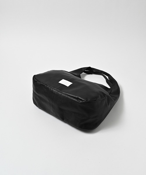 ADAM PATEK（アダムパテック）の「【ADAMPATEK】water repellent leather one shoulder tote bag/撥水レザーワンショルダートートバッグ/AP2619004（トートバッグ・レディース・ブラック・FREE）」の4枚目の写真