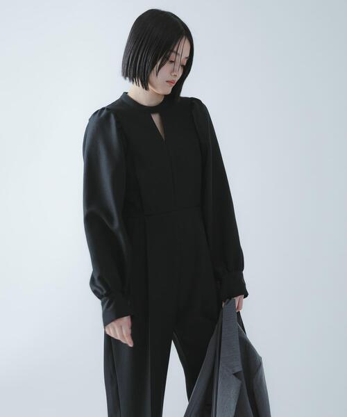 SENSE OF PLACE by URBAN RESEARCH(センスオブプレイスバイアーバンリサーチ)の「『撥水/防花粉』SKINProofパフショルダーオールインワン(つなぎ/オールインワン・レディース・ベージュ/ブラック・SMALL/MEDIUM)」の4枚目の写真