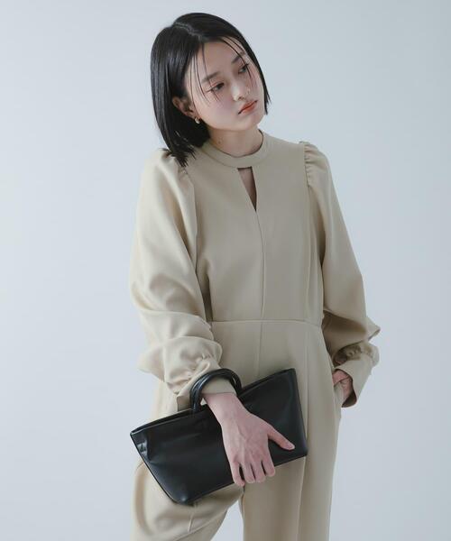 SENSE OF PLACE by URBAN RESEARCH(センスオブプレイスバイアーバンリサーチ)の「『撥水/防花粉』SKINProofパフショルダーオールインワン(つなぎ/オールインワン・レディース・ベージュ/ブラック・SMALL/MEDIUM)」の12枚目の写真