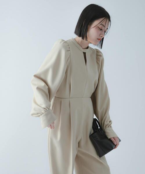 SENSE OF PLACE by URBAN RESEARCH(センスオブプレイスバイアーバンリサーチ)の「『撥水/防花粉』SKINProofパフショルダーオールインワン(つなぎ/オールインワン・レディース・ベージュ/ブラック・SMALL/MEDIUM)」の13枚目の写真