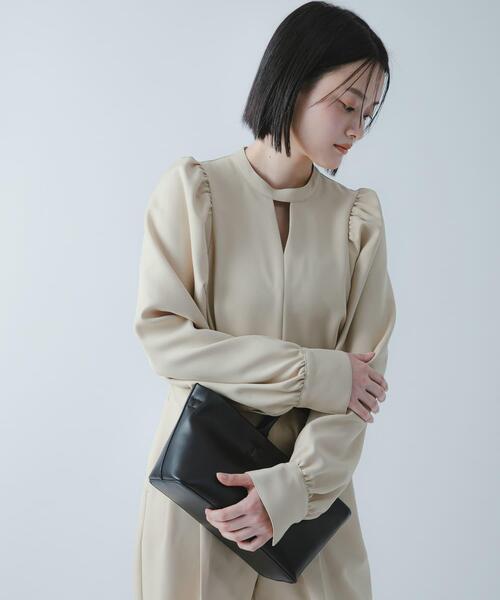 SENSE OF PLACE by URBAN RESEARCH(センスオブプレイスバイアーバンリサーチ)の「『撥水/防花粉』SKINProofパフショルダーオールインワン(つなぎ/オールインワン・レディース・ベージュ/ブラック・SMALL/MEDIUM)」の14枚目の写真