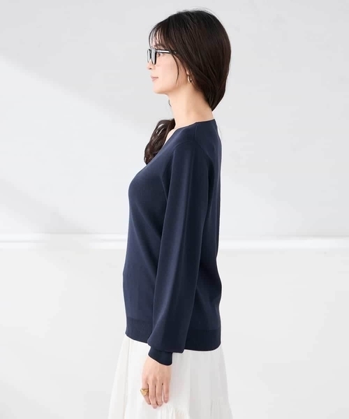 a.v.v(アーヴェヴェ)の「【WEB限定/洗える/UVカット】Vネックパフスリーブニット(ニット/セーター・レディース・ネイビー/ダークインディゴブルー/ライトピンク・40/38/42/36)」の5枚目の写真