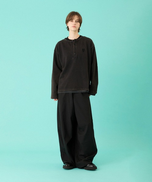 ONCILY（オンシェリー）の「HEART LOGO HENLEY NECK LAYERED SET / ハートロゴヘンリーレイヤードセット（Tシャツ/カットソー・メンズ・ネイビー/ブラック/ブラック系その他/杢グレー・SMALL/MEDIUM/LARGE）」の14枚目の写真