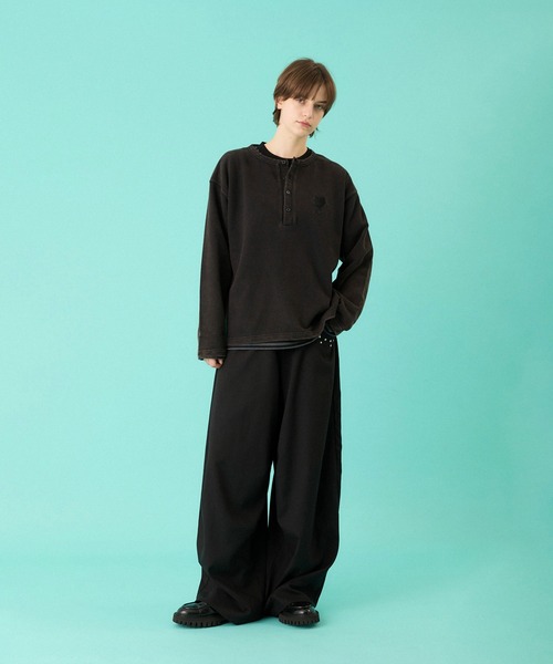 ONCILY（オンシェリー）の「HEART LOGO HENLEY NECK LAYERED SET / ハートロゴヘンリーレイヤードセット（Tシャツ/カットソー・メンズ・ネイビー/ブラック/ブラック系その他/杢グレー・SMALL/MEDIUM/LARGE）」の15枚目の写真