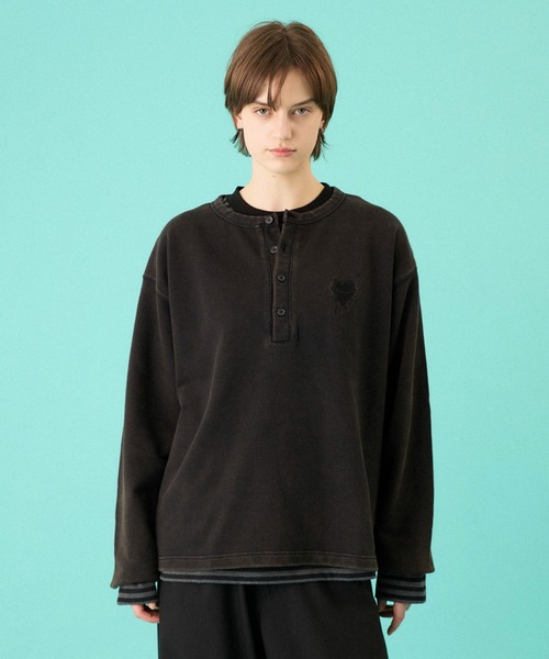 ONCILY（オンシェリー）の「HEART LOGO HENLEY NECK LAYERED SET / ハートロゴヘンリーレイヤードセット（Tシャツ/カットソー・メンズ・ネイビー/ブラック/ブラック系その他/杢グレー・SMALL/MEDIUM/LARGE）」の5枚目の写真