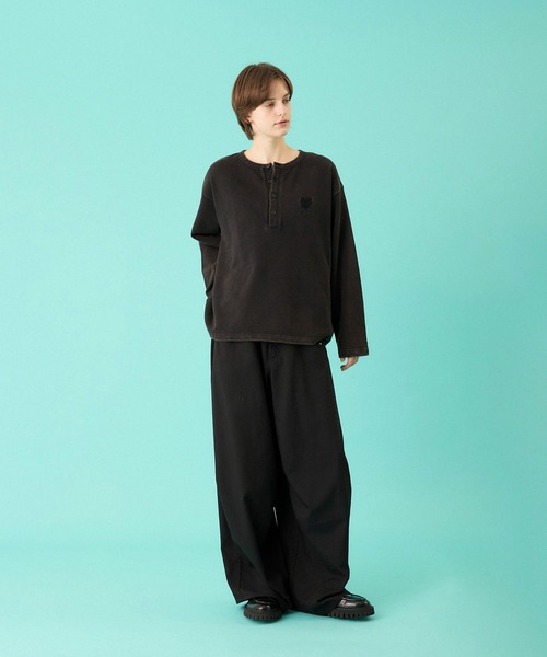 ONCILY（オンシェリー）の「HEART LOGO HENLEY NECK LAYERED SET / ハートロゴヘンリーレイヤードセット（Tシャツ/カットソー・メンズ・ネイビー/ブラック/ブラック系その他/杢グレー・SMALL/MEDIUM/LARGE）」の17枚目の写真