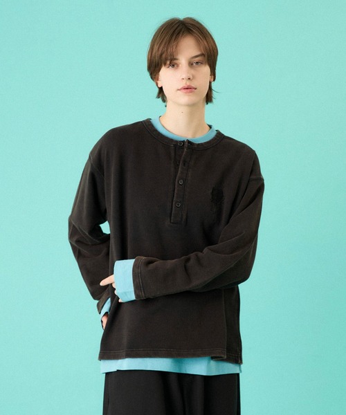 ONCILY（オンシェリー）の「HEART LOGO HENLEY NECK LAYERED SET / ハートロゴヘンリーレイヤードセット（Tシャツ/カットソー・メンズ・ネイビー/ブラック/ブラック系その他/杢グレー・SMALL/MEDIUM/LARGE）」の21枚目の写真