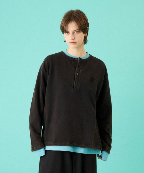 ONCILY（オンシェリー）の「HEART LOGO HENLEY NECK LAYERED SET / ハートロゴヘンリーレイヤードセット（Tシャツ/カットソー・メンズ・ネイビー/ブラック/ブラック系その他/杢グレー・SMALL/MEDIUM/LARGE）」の20枚目の写真
