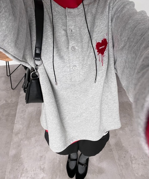 ONCILY(オンシェリー)の「HEART LOGO HENLEY NECK LAYERED SET / ハートロゴヘンリーレイヤードセット(Tシャツ/カットソー・メンズ・ネイビー/ブラック/ブラック系その他/杢グレー/ブラック系その他2/ブラウン/ブラック系その他3/ブルー系その他・SMALL/MEDIUM/LARGE)」の13枚目の写真