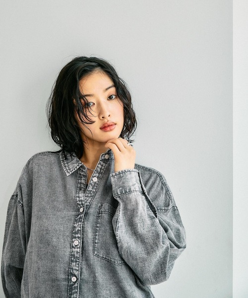 LEPSIM（レプシィム）の「AIRデニム長袖シャツ　639492（シャツ/ブラウス・レディース・グレー/ライトブルー/ブルー・FREE）」の15枚目の写真