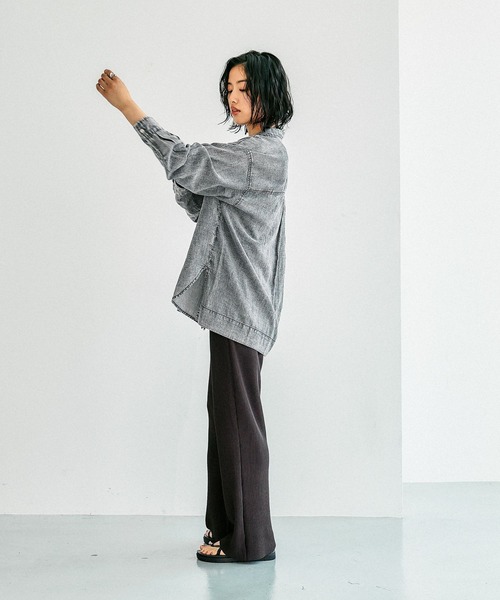 LEPSIM（レプシィム）の「AIRデニム長袖シャツ　639492（シャツ/ブラウス・レディース・グレー/ライトブルー/ブルー・FREE）」の17枚目の写真