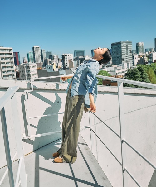 LEPSIM（レプシィム）の「AIRデニム長袖シャツ　639492（シャツ/ブラウス・レディース・グレー/ライトブルー/ブルー/ブルー系その他・FREE）」の17枚目の写真