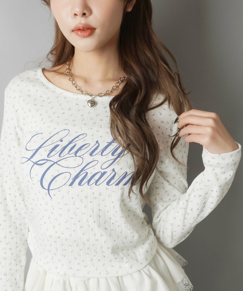 SPINNS（スピンズ）の「小花にきゅん♪ロゴ映えでつくる韓国ガーリートップス（Tシャツ/カットソー・レディース・サックスブルー/オフホワイト/グレー・ONESIZE）」の8枚目の写真