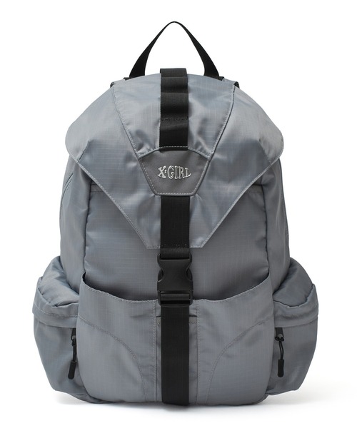 X-girl(エックスガール)の「METALLIC LOGO BACKPACK 【24L/大容量/A4サイズ/PC収納可能】(バックパック/リュック・レディース・ブラック/グレー・ONE SIZE)」の4枚目の写真
