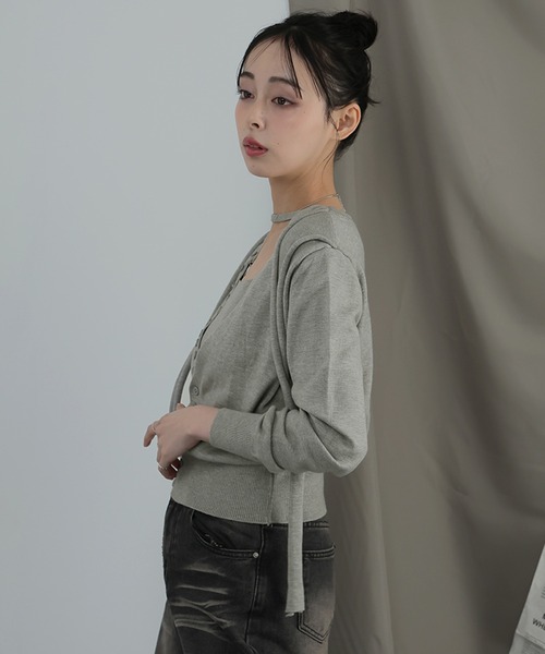 Ulysses(ユリシス)の「チョーカー付きボタンデザインカーディガン×キャミセット(カーディガン/ボレロ・レディース・ベージュ/グレー・F)」の15枚目の写真