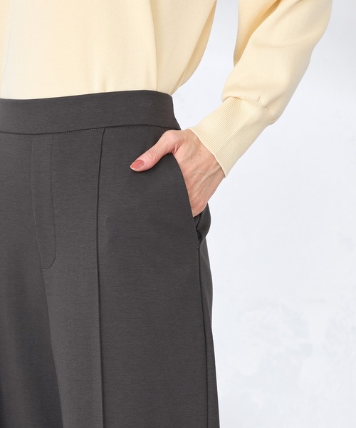 GALLORIA（ギャローリア）の「【伸縮性抜群】ピンタックワイドパンツ（その他パンツ・レディース・ブラック/チャコールグレー・L/LL/M/S）」の8枚目の写真
