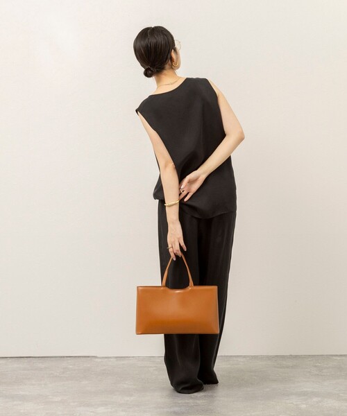 MAQWEL（マクウェル）の「《セットアップ対応》【MAQWEL/マクウェル】ウォッシャブルサテンパンツ（その他パンツ・レディース・ブラック/ダークブラウン/オフホワイト・M/S）」の4枚目の写真