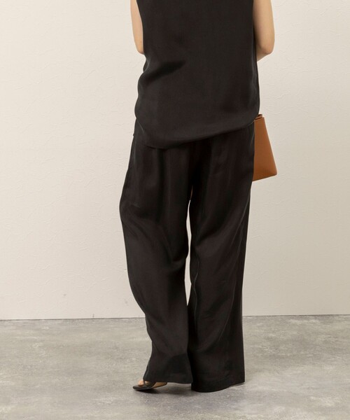MAQWEL（マクウェル）の「《セットアップ対応》【MAQWEL/マクウェル】ウォッシャブルサテンパンツ（その他パンツ・レディース・ブラック/ダークブラウン/オフホワイト・M/S）」の9枚目の写真