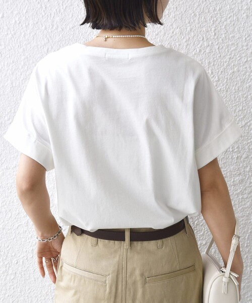 SHIPS(シップス)の「【WEB限定】オーガニック コットン ロゴ フレンチスリーブ TEE(Tシャツ/カットソー・レディース・ベージュ/ブラウン/チャコールグレー/オフホワイト・ONE SIZE)」の11枚目の写真