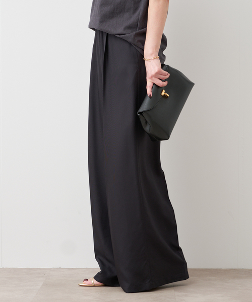 Deuxieme Classe(ドゥーズィエムクラス)の「*【Raspail/ラスパイユ】Tuck Pants(スラックス・レディース・ネイビー/ベージュ・38/36)」の3枚目の写真