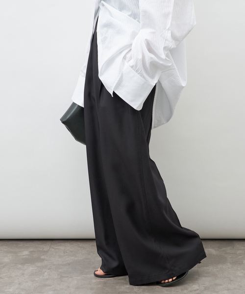 Deuxieme Classe(ドゥーズィエムクラス)の「*【Raspail/ラスパイユ】Tuck Pants(スラックス・レディース・ネイビー/ベージュ・38/36)」の7枚目の写真
