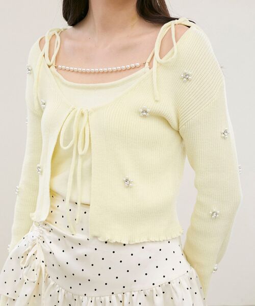 MAJESTIC LEGON（マジェスティックレゴン）の「キャミセットフラワーパールカーディガン（カーディガン/ボレロ・レディース・イエロー/グレー/ピンク/ブラック/アイボリー・MEDIUM）」の19枚目の写真