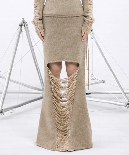 Seivson(セイヴソン)の「Seivson Fiberrism |Wool-Blend Cut-Out Knit Skirt(スカート・レディース・グリーン系その他/ブラック・MEDIUM)」の2枚目の写真