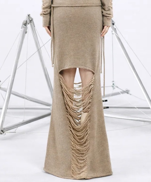 Seivson(セイヴソン)の「Seivson Fiberrism |Wool-Blend Cut-Out Knit Skirt(スカート・レディース・グリーン系その他/ブラック・MEDIUM)」の5枚目の写真