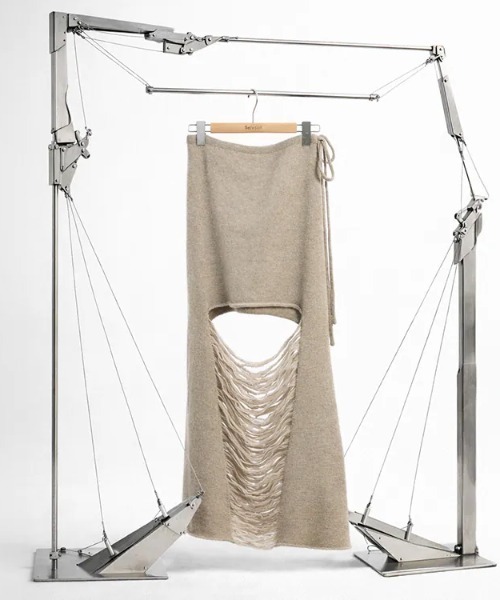 Seivson(セイヴソン)の「Seivson Fiberrism |Wool-Blend Cut-Out Knit Skirt(スカート・レディース・グリーン系その他/ブラック・MEDIUM)」の20枚目の写真