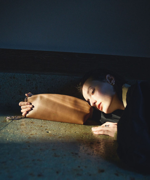 VERMEIL par iena(ヴェルメイユパーイエナ)の「abro+ アブロ ショルダーバッグ BALLROOM 032633-78(ショルダーバッグ・レディース・ブラウン/ブラック・FREE)」の1枚目の写真