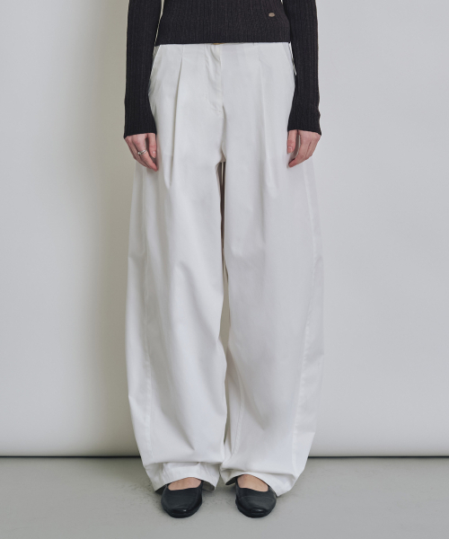 COSTUME O’CLOCK(コスチュームオクロック)の「コットンライクセミバルーンワンタックスラックス3COLORCOWPT003(スラックス・レディース・ホワイト/ブラック/ブラウン・SMALL/MEDIUM/LARGE)」の17枚目の写真