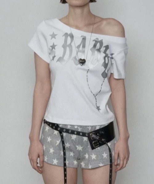 ViViDAY(ビビデー)の「フロント英字&星ロゴ カモフラ柄ショートtシャツ(Tシャツ/カットソー・レディース・カーキ/ピンク/ホワイト・M)」の2枚目の写真