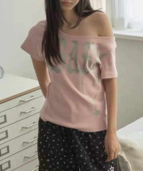 ViViDAY(ビビデー)の「フロント英字&星ロゴ カモフラ柄ショートtシャツ(Tシャツ/カットソー・レディース・カーキ/ピンク/ホワイト・M)」の8枚目の写真