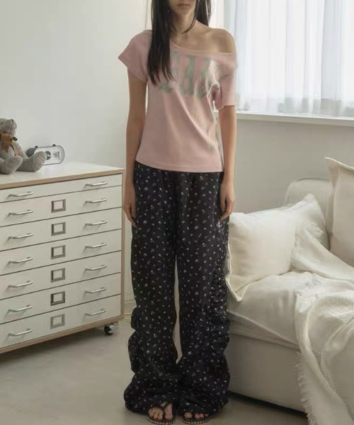 ViViDAY(ビビデー)の「フロント英字&星ロゴ カモフラ柄ショートtシャツ(Tシャツ/カットソー・レディース・カーキ/ピンク/ホワイト・M)」の9枚目の写真